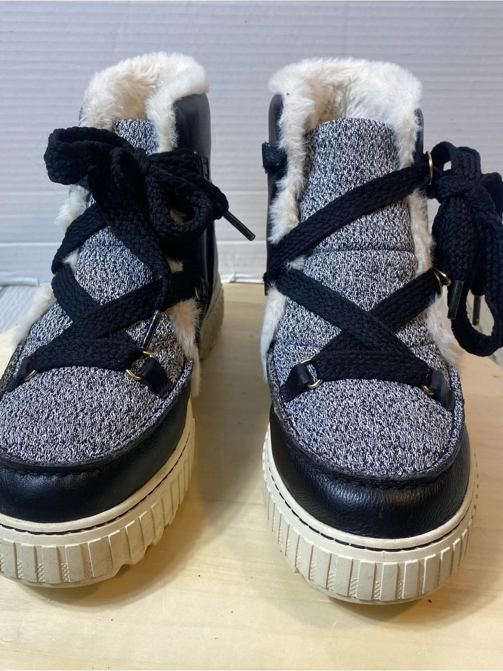 Sorel Explorer Joan Black Gray Faux Fair Waterproof Winter Boots Women’s  9.5